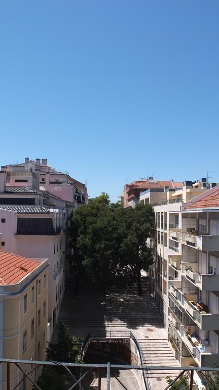 Quiet And Sunny * Lisboa